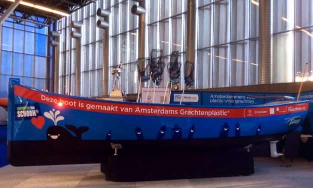 Vepa maakt kantoormeubilair van plastic uit Amsterdamse grachten