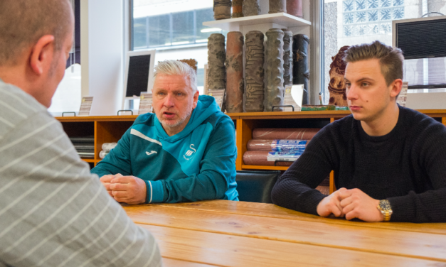 Dubbelinterview met behangkoningen John van Zweden en Kay van Zweden