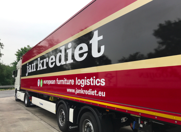 Meubeltransporteur Jan Krediet brengt hulpgoederen naar Lesbos