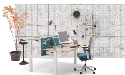 Geruisloze zit-sta tafel van Gispen