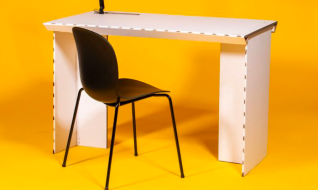 Deense start-up ontwerpt bureau dat bestaat uit drie stukken karton