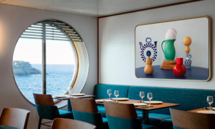Kunst van Nederlandse fotografen opgenomen in het interieur van het schip Galicia