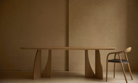 Table du Sud en Art in Return slaan handen ineen