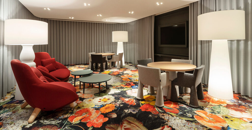 Schiphol VIP centre door Studio Marcel Wanders en Lensvelt Furniture