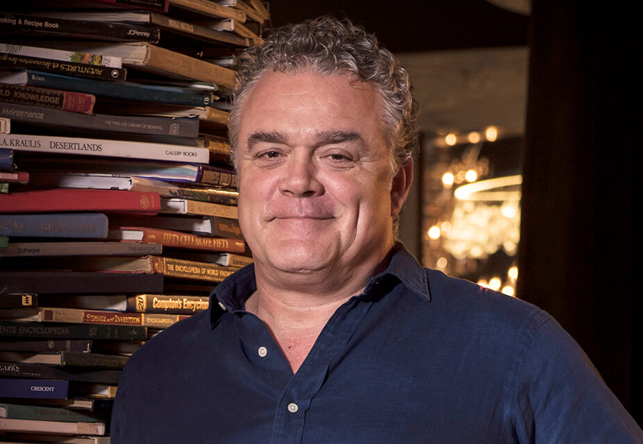 Timothy Oulton (57) overleden