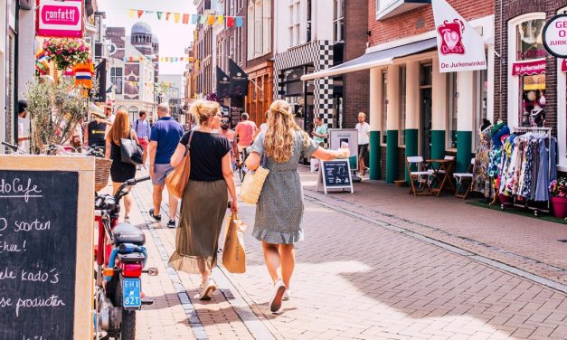 Detailhandel plust ruim 8 procent in april