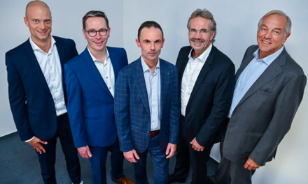 PETER DIRKS NIEUW GEKOZEN IN RAAD VAN COMMISSARISSEN EK