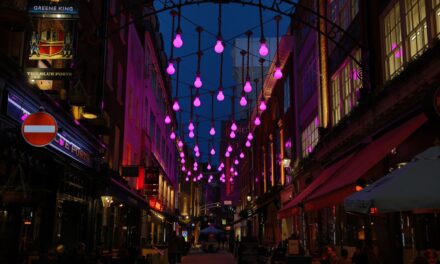 INretail: ’s Nachts sfeerverlichting winkelstraten onnodig