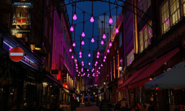 INretail: ’s Nachts sfeerverlichting winkelstraten onnodig