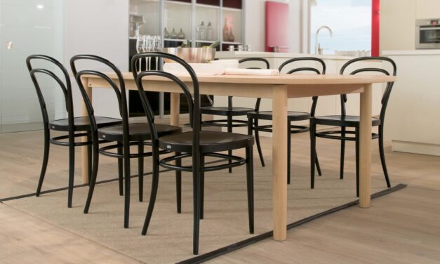 ADLER-beits laat Weense koffiehuisstoel stralen