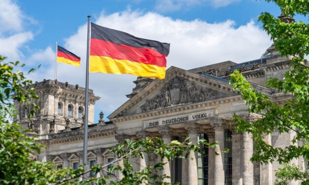 Productie industrie ruim 12 procent lager in april