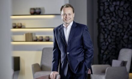 Failliete fabrikant gaat verder aan de hand van de curator
