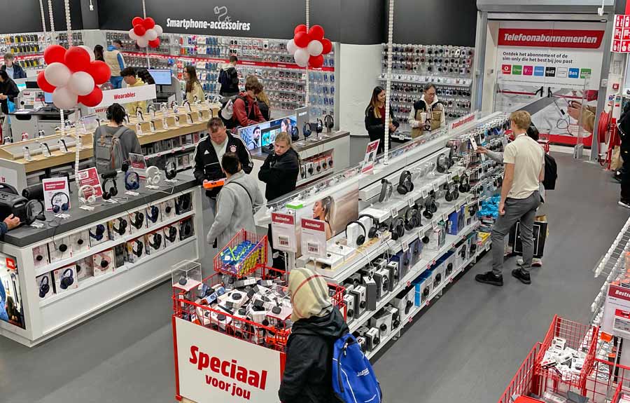 Detailhandel zet ruim 3 procent meer om in november