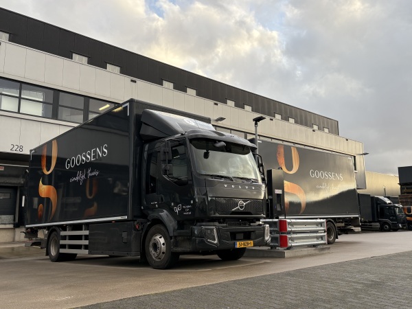 Goossens wonen & slapen viert eerste e-trucks