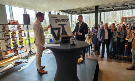Van Waay Interieurs onthult jubileum magazine in Benthuizen