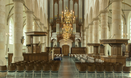 Hollandsch Slapen 2025 brengt nieuwe energie naar de Grote Kerk in Naarden: “De sfeer, de locatie en het deelnemersveld maken deze editie bijzonder krachtig.”