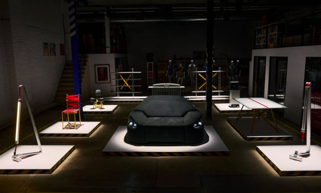 MSCHF presenteert AMG stoel in NYC: ‘Born to Drive. Doomed to Sit.’