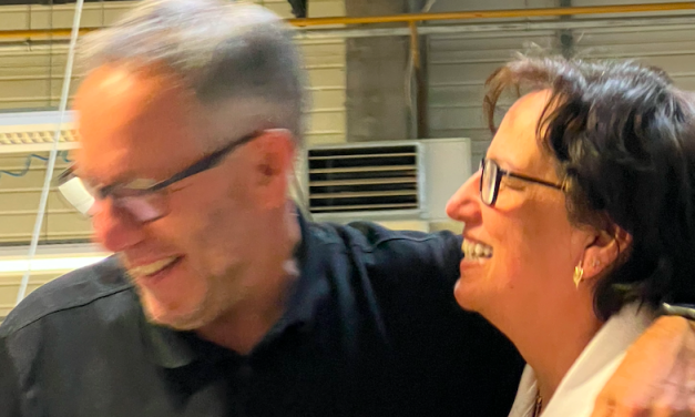 Premum artikel: een kijkje in de meubelfabriek van Passe Partout in Salgótarjàn. Dirk Steenbeke: “Deze mensen helpen, zonder het te weten, al 25 jaar om mijn droom te doen uitkomen.”
