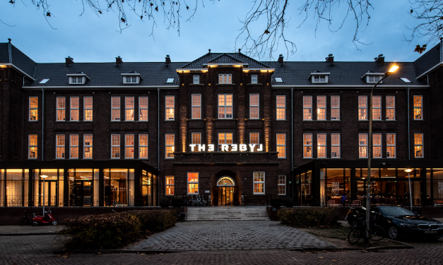 Het Rebyl Hotel Nijmegen: Stijlvolle transformatie van schoolgebouw naar  eigentijdse hotspot voor gastvrijheid