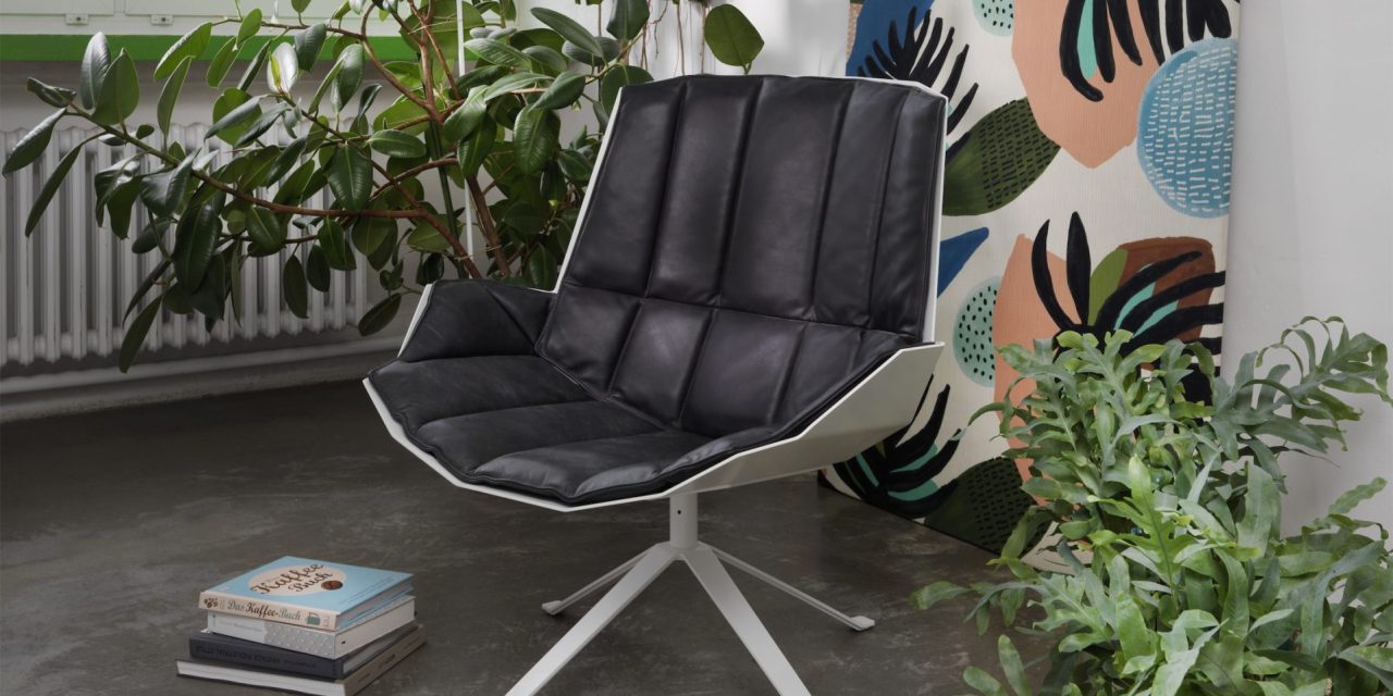 Het gemak van gevouwen metaal: de Martini chair