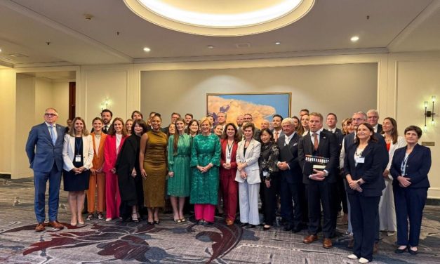 Belgisch design breidt uit naar Californië: Fedustria en TBS Gallery sluiten partnerschap