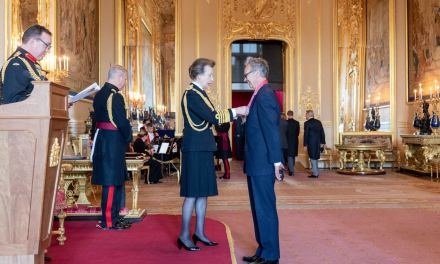 Tom Dixon ontvangt opnieuw een koninklijke onderscheiding