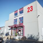 M.O.W.  staat voor directe handel in plaats van: misschien iets voor later