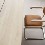 Jil Sander geeft eigen cachet aan beroemde Thonet sledestoel S 64