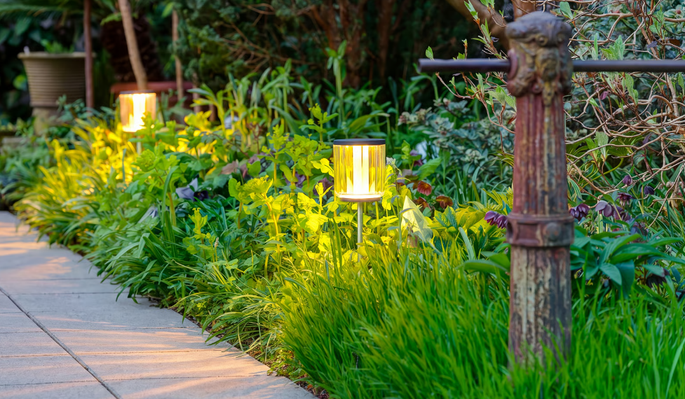Nieuwe armaturenserie van BEGA voor binnen en buiten