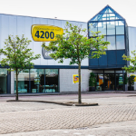 TE KOOP OF TE HUUR:  winkelpand op A1-locatie op woonboulevard in Den Helder (zichtlocatie)